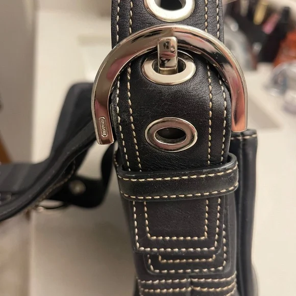 Vintage Coach SoHo black leather shoulder bag - Picture 5 of 7